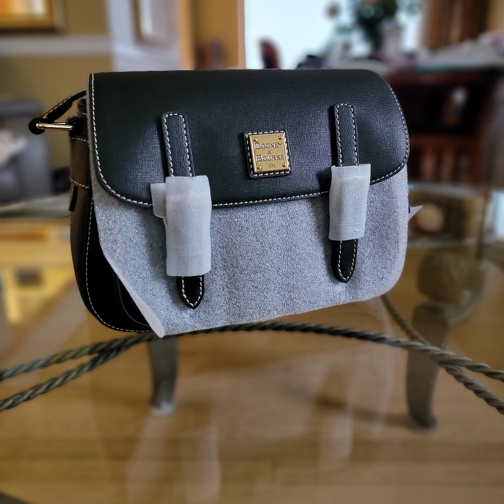 Dooney & Bourke NWT Saffiano Safari Crossbody Bag
